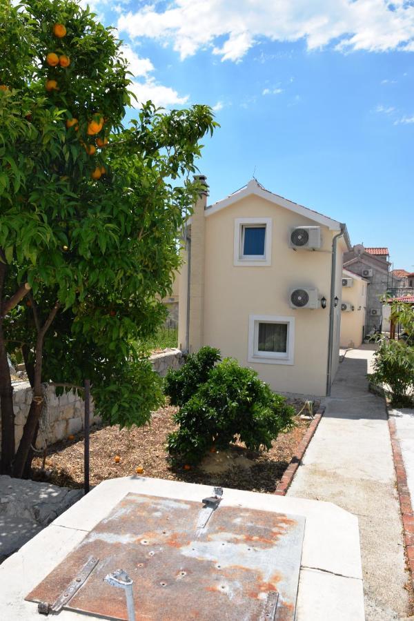 Villa Marta'S - Marta I Trogir Exterior foto